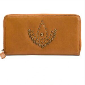 NWT Vilenca Leather Wallet Zip Around Loto Flower Studded  Design